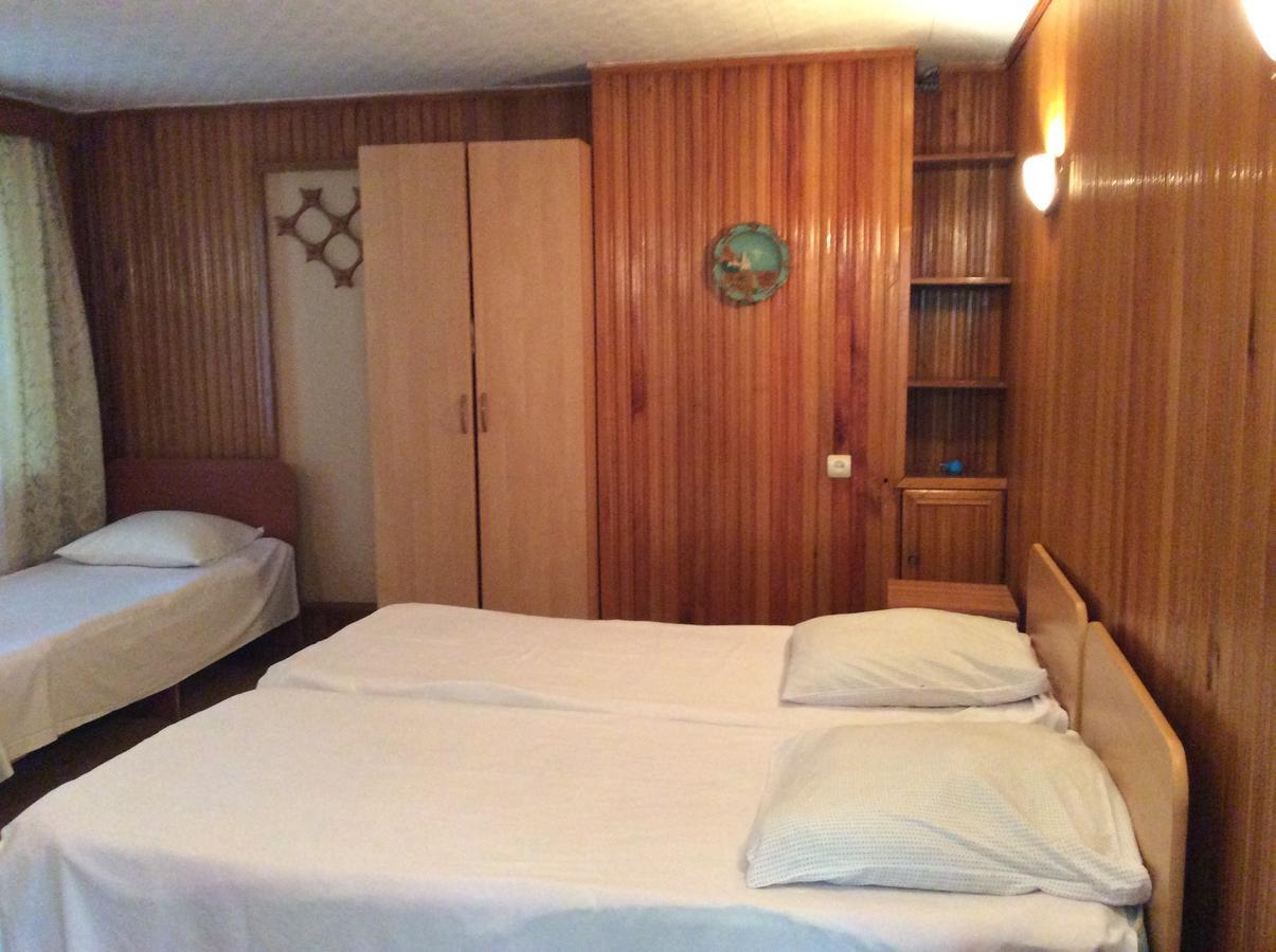 Guest House Dali Gagra Exterior photo